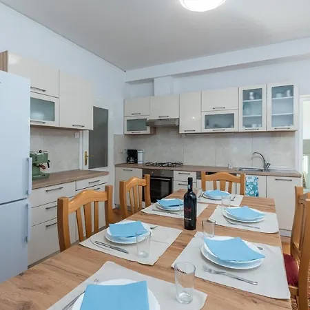 Βίλα Casa Lungomare With Pool Ουμάγκ