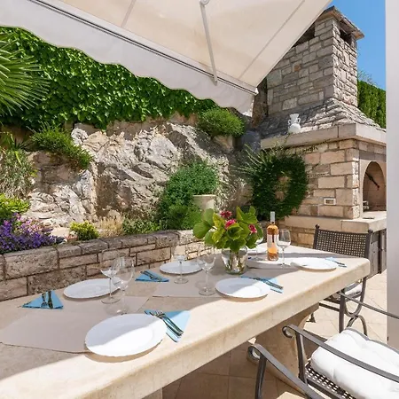 Casa Lungomare With Pool Villa